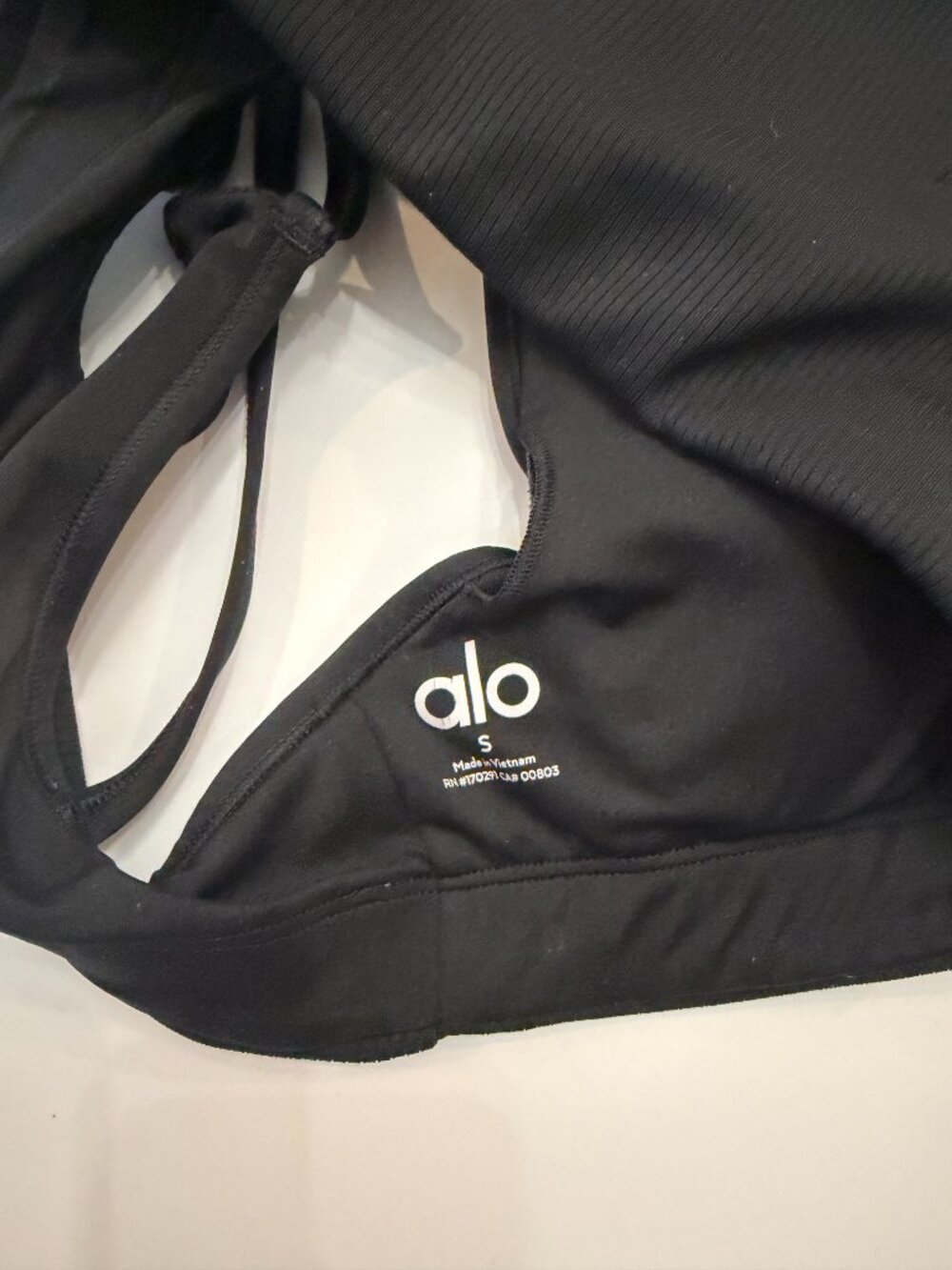 Alo Yoga - Airlift Ribbed Jump Start V-Neck Bra Small - Picture 7 of 7